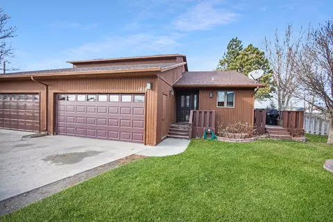 1610 Bison Dr, Williston, ND 58801 photo 1