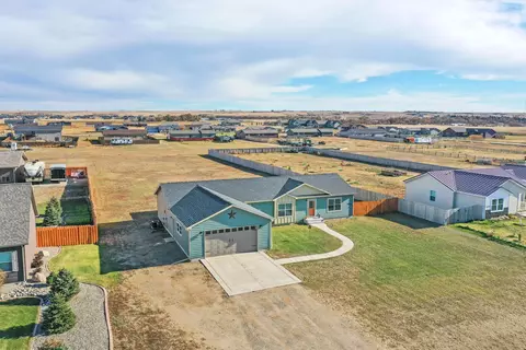 5466 Matthew Ave NW, Williston, ND 58801 photo 4
