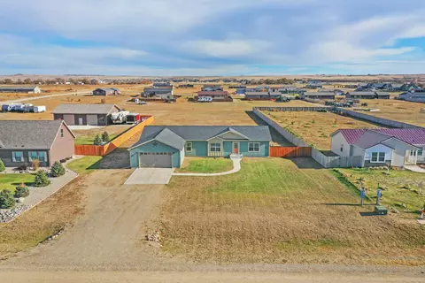 5466 Matthew Ave NW, Williston, ND 58801 photo 1