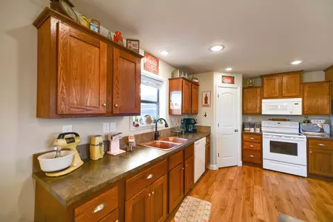 5466 Matthew Ave NW, Williston, ND 58801 photo 44