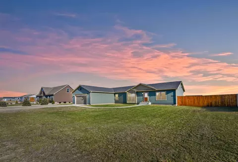 5466 Matthew Ave NW, Williston, ND 58801 photo 3