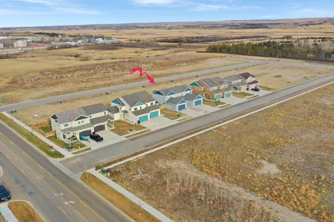 513 45th St E, Williston, ND 58801 photo 5