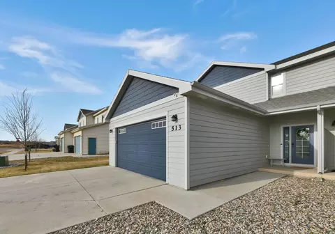 513 45th St E, Williston, ND 58801 photo 1
