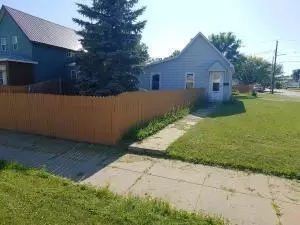 429 5th Ave W, Williston, ND 58801 photo 1