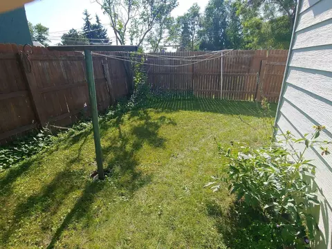 429 5th Ave W, Williston, ND 58801 photo 2
