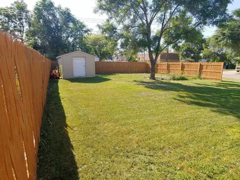 429 5th Ave W, Williston, ND 58801 photo 3