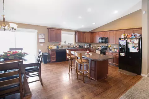 13668 Hawthorn Loop, Williston, ND 58801 photo 8