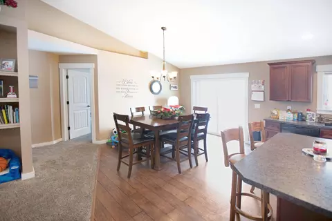 13668 Hawthorn Loop, Williston, ND 58801 photo 11