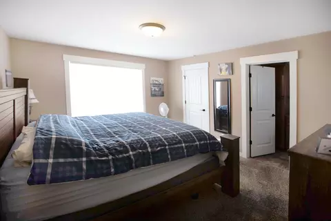 13668 Hawthorn Loop, Williston, ND 58801 photo 17