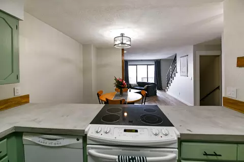 2409 N Main Ct, Williston, ND 58801 photo 11