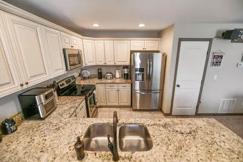 5819 Vanessa Ave, Williston, ND 58801 photo 20