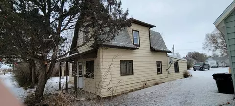 1008 6th Ave W, Williston, ND 58801 photo 5