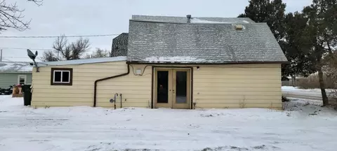 1008 6th Ave W, Williston, ND 58801 photo 4