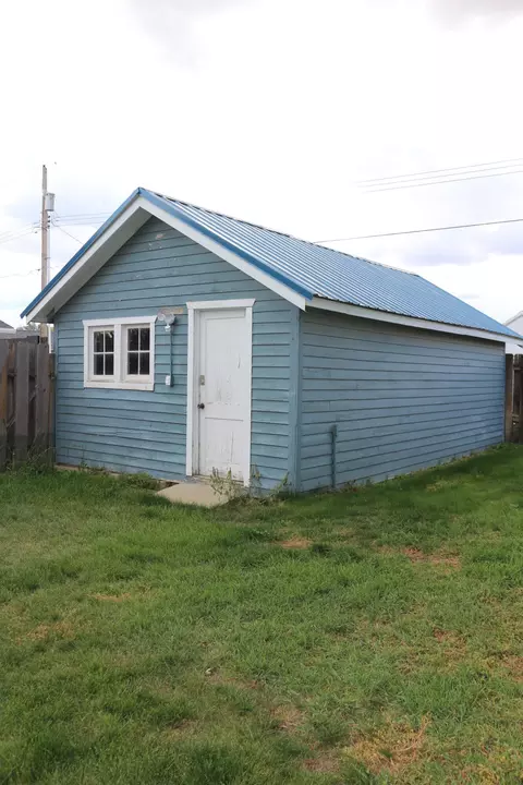 501 7th St W, Williston, ND 58801 photo 5