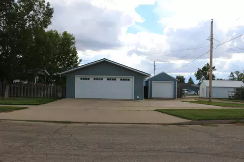 501 7th St W, Williston, ND 58801 photo 2