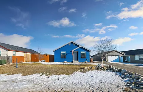 5610 Stoneview Ave, Williston, ND 58801 photo 2