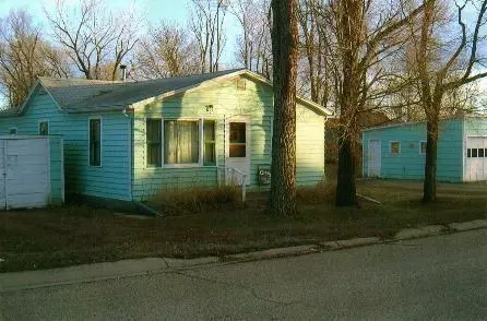 605 3rd St N, Ellendale, ND 58436 photo 1