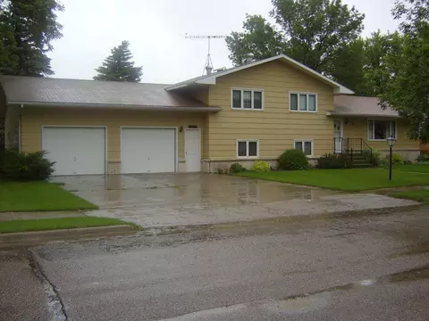 203 2nd Ave SE, Kulm, ND 58456 photo 1