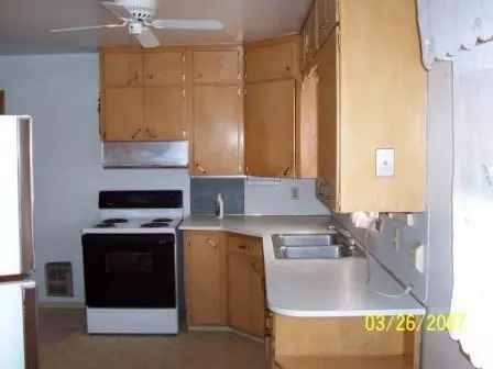 408 8th Ave N, Edgeley, ND 58433 photo 2