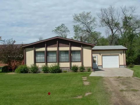 423 Grey Ave E, Bowdon, ND 58418 photo 1