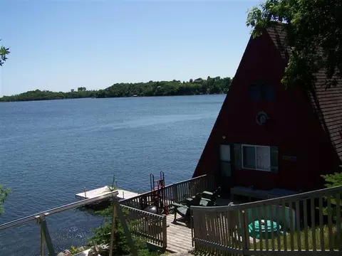 107 E Rokiwan Rd E, Jamestown, ND 58401 photo 2