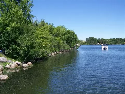 107 E Rokiwan Rd E, Jamestown, ND 58401 photo 3