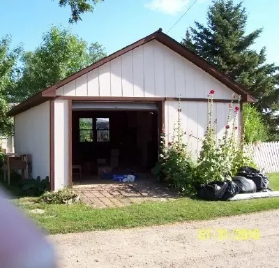 103 3rd Ave W, Edgeley, ND 58433 photo 2