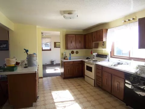 418 Waters St, Pingree, ND 58476 photo 8