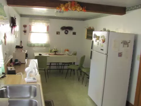 310 7th Ave W, Edgeley, ND 58433 photo 5