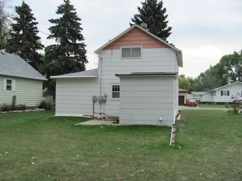 310 7th Ave W, Edgeley, ND 58433 photo 2