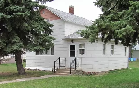 310 7th Ave W, Edgeley, ND 58433 photo 1