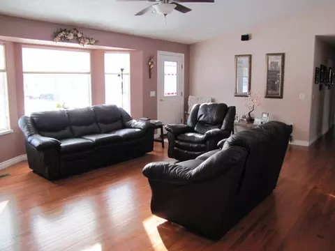 221 Drummond St S, Mchenry, ND 58464 photo 10