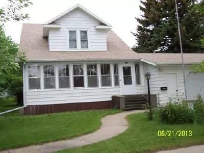 411 3rd Ave W, Edgeley, ND 58433 photo 1
