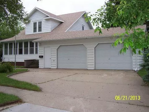 411 3rd Ave W, Edgeley, ND 58433 photo 2