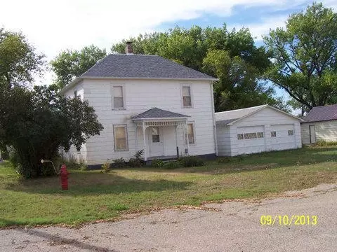 212 1st Ave NE, Streeter, ND 58483 photo 1