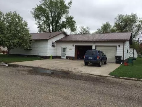 415 7th Ave W, Edgeley, ND 58433 photo 1