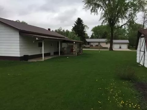 415 7th Ave W, Edgeley, ND 58433 photo 2