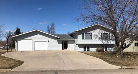 885 3rd St S, Carrington, ND 58421 photo 1