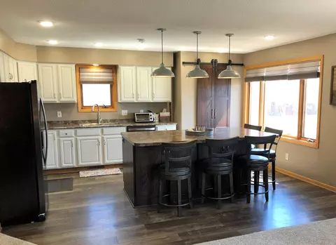 885 3rd St S, Carrington, ND 58421 photo 5
