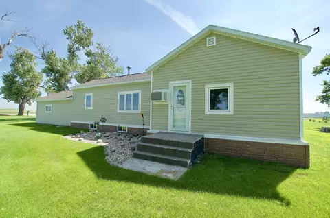 5308 52nd St SE, Streeter, ND 58483 photo 1