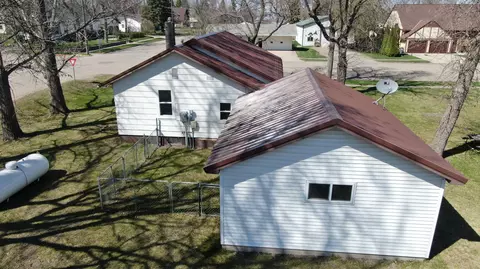 315 6th Ave, Edgeley, ND 58433 photo 4