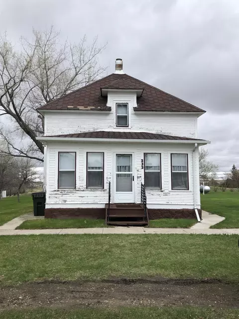 232 Helen St S, Streeter, ND 58483 photo 1