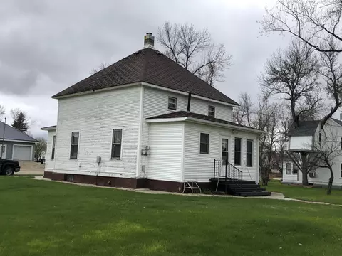 232 Helen St S, Streeter, ND 58483 photo 3