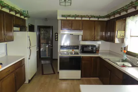 327 Maple St E, Gackle, ND 58442 photo 3