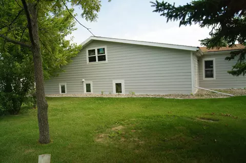 107 9th Ave E, Edgeley, ND 58433 photo 17