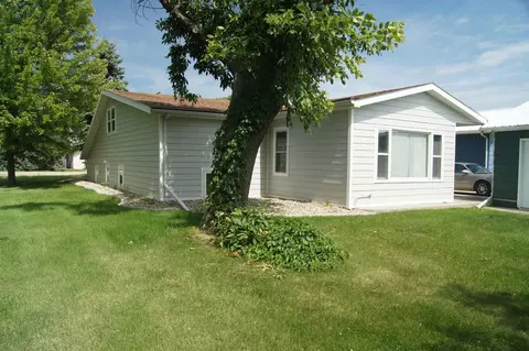 107 9th Ave E, Edgeley, ND 58433 photo 5