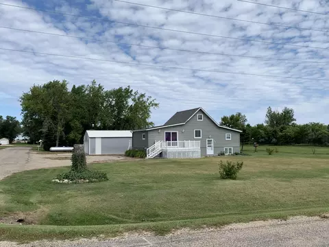 302 6th Ave E, Edgeley, ND 58433 photo 1