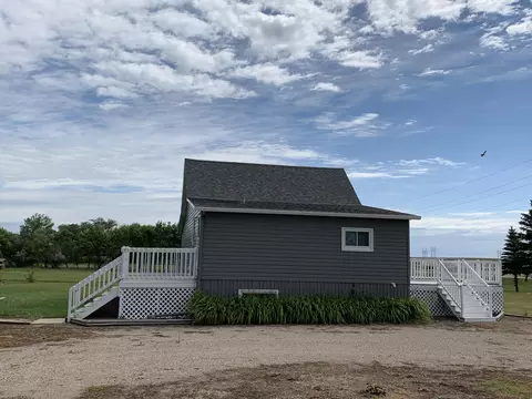 302 6th Ave E, Edgeley, ND 58433 photo 2