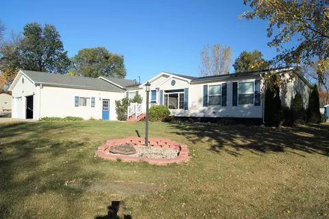 108 1 12 Ave, Edgeley, ND 58433 photo 1
