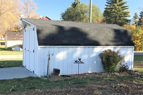 108 1 12 Ave, Edgeley, ND 58433 photo 9
